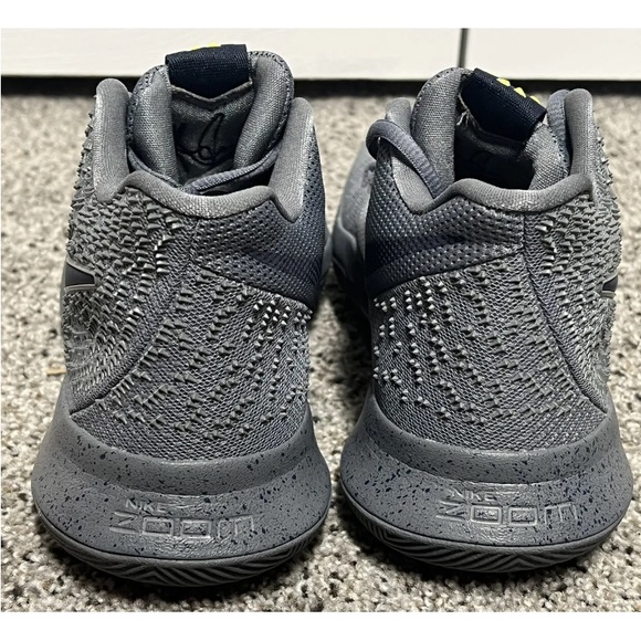 Nike kyrie 3 Cool Grey Almost New - Picture 10 of 13
